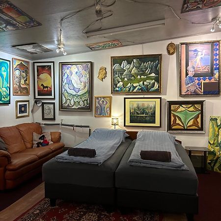 Brimarsbru Sleep Inn-Art Gallery Njarthvik Esterno foto